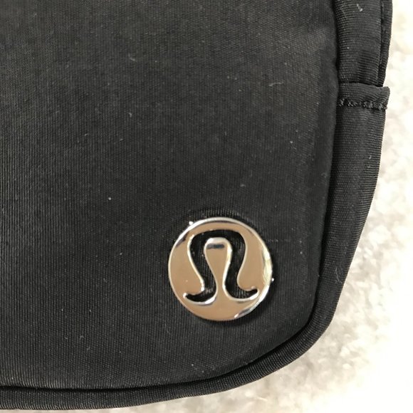 lululemon everywhere belt bag black - Picture 8 of 10